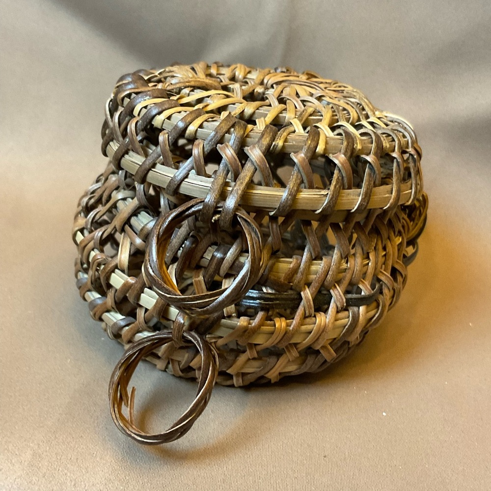 Woven Basket with Lid Trinket catcher